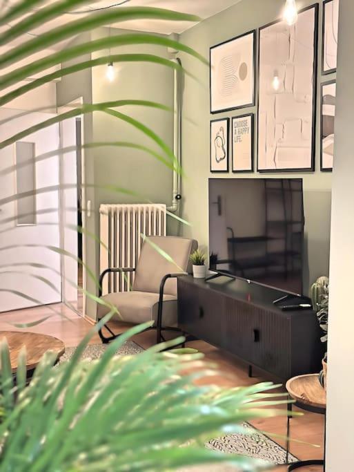 Urban & Chic: 2Bdr, Parkplatz Apartment วิทเทน ภายนอก รูปภาพ