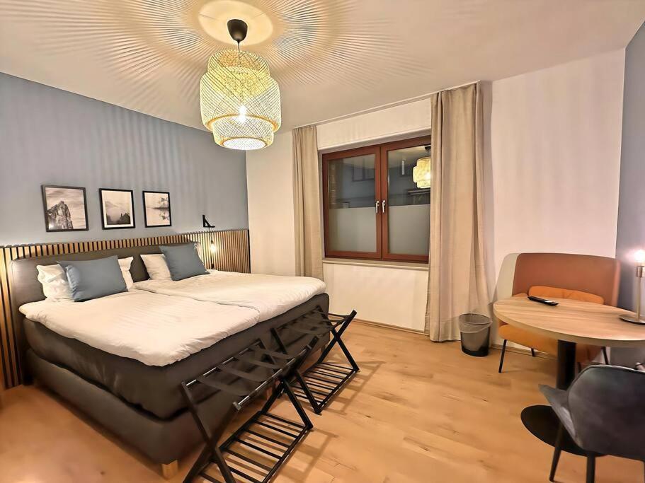 Urban & Chic: 2Bdr, Parkplatz Apartment วิทเทน ภายนอก รูปภาพ